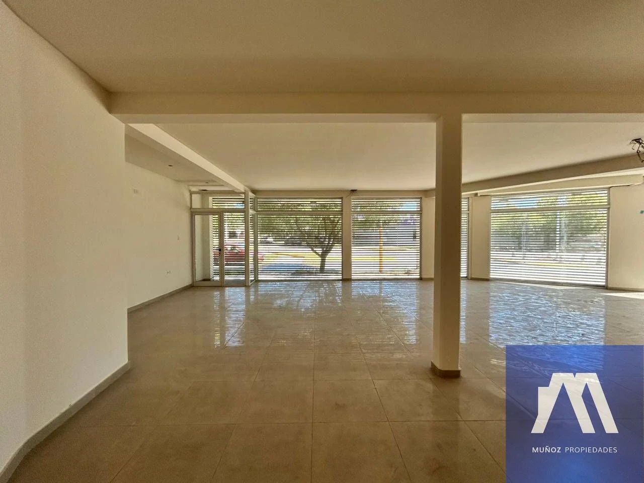 Local comercial en venta ubicado en Mayor Drummond - Imagen 2