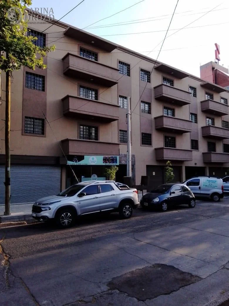 Departamento en venta c/ cochera en Godoy Cruz - Imagen 2