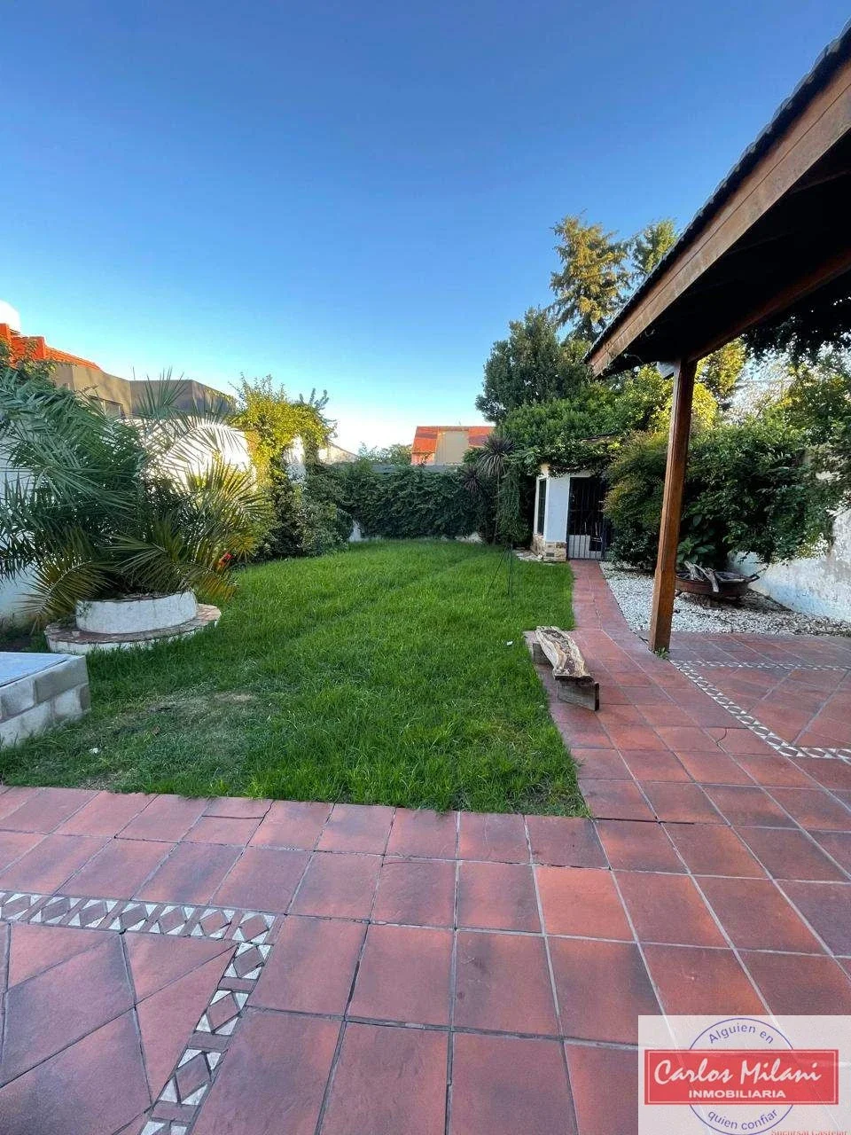 Chalet en alquiler c/ cochera en Castelar - Imagen 2