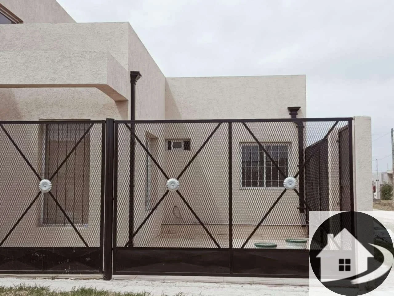OPORTUNIDAD Casa en venta de 4 dormitorios c/ cochera en San Vicente - Imagen 2