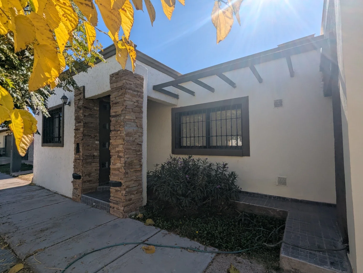 Casa en venta de 3 dormitorios c/ cochera en Los Corralitos - Imagen 3