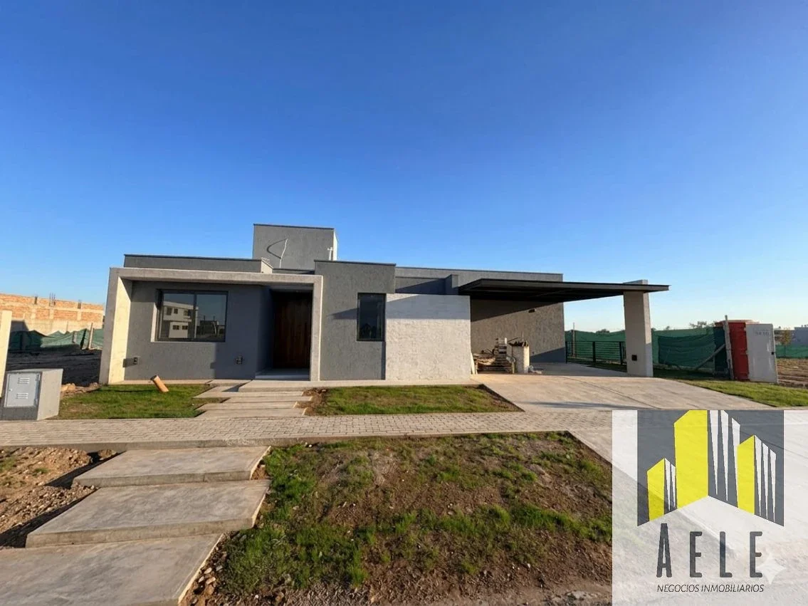 CASA A ESTRENAR EN B° PRIVADO -3 HAB+ 3 BAÑOS+ COCHERA DOBLE-MAIPU - Imagen 1