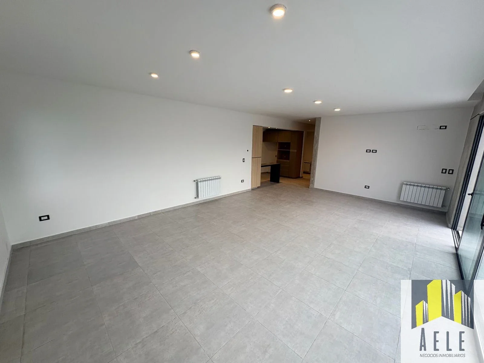 CASA A ESTRENAR EN B° PRIVADO -3 HAB+  3 BAÑOS+ COCHERA DOBLE-MAIPU - Imagen 3