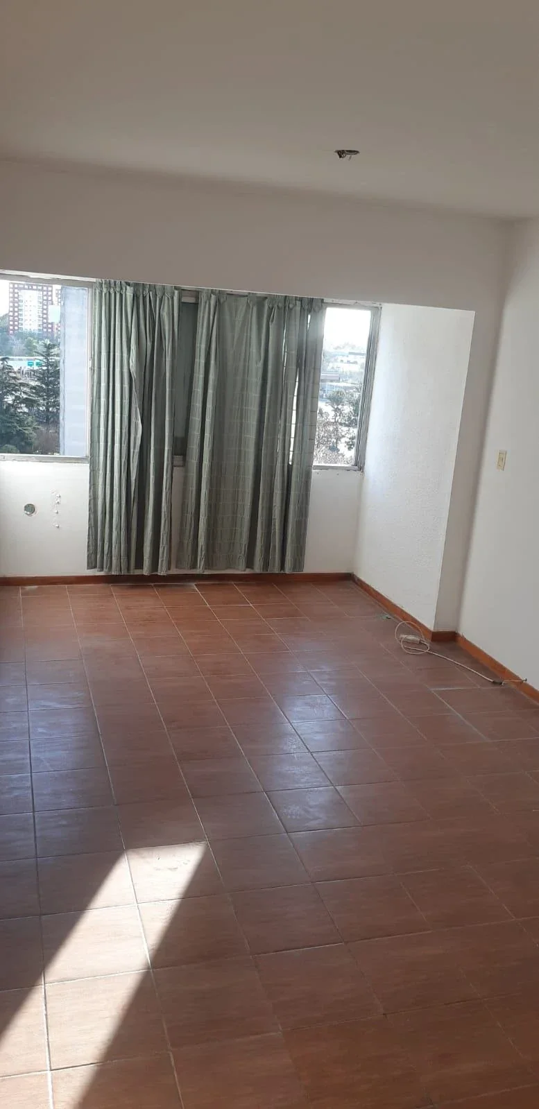 Departamento en venta de 2 dormitorios c/ cochera en Villa Celina - Imagen 3