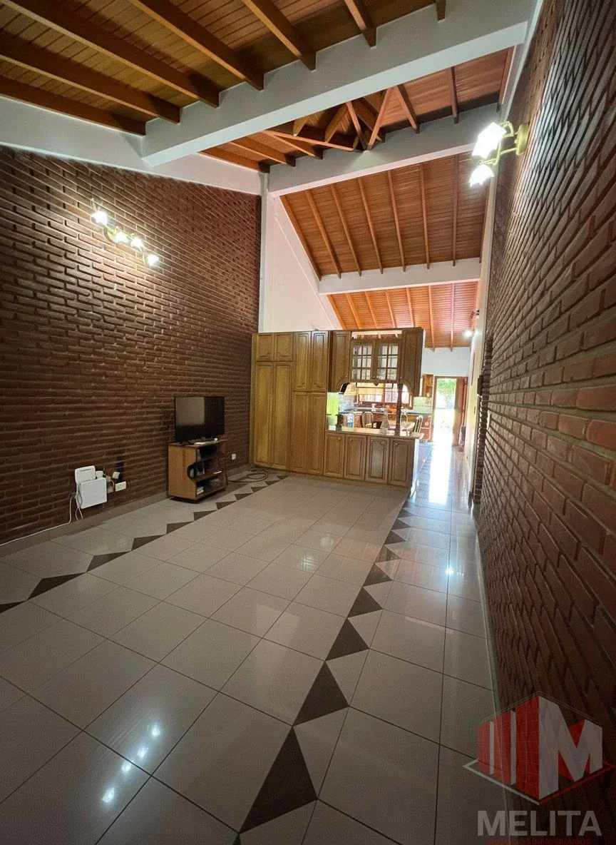 Casa en venta de 3 dormitorios c/ cochera en Tapiales - Imagen 2