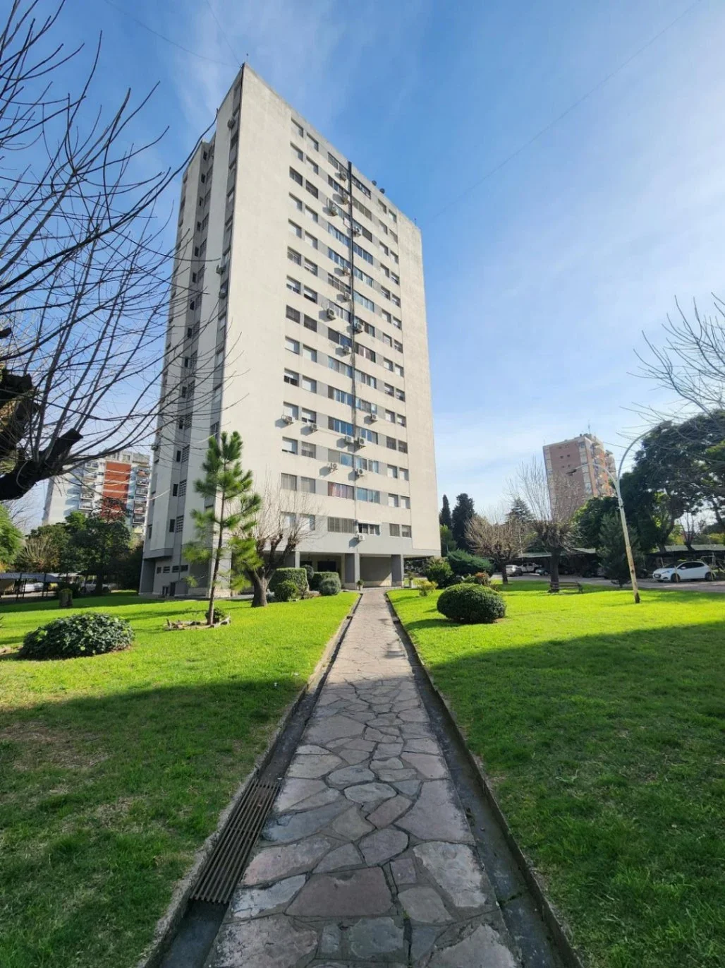 Departamento en venta de 2 dormitorios c/ cochera en Villa Celina - Imagen 1