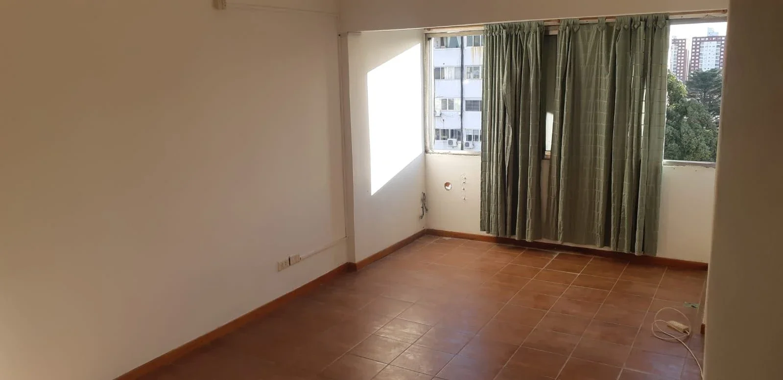 Departamento en venta de 2 dormitorios c/ cochera en Villa Celina - Imagen 4