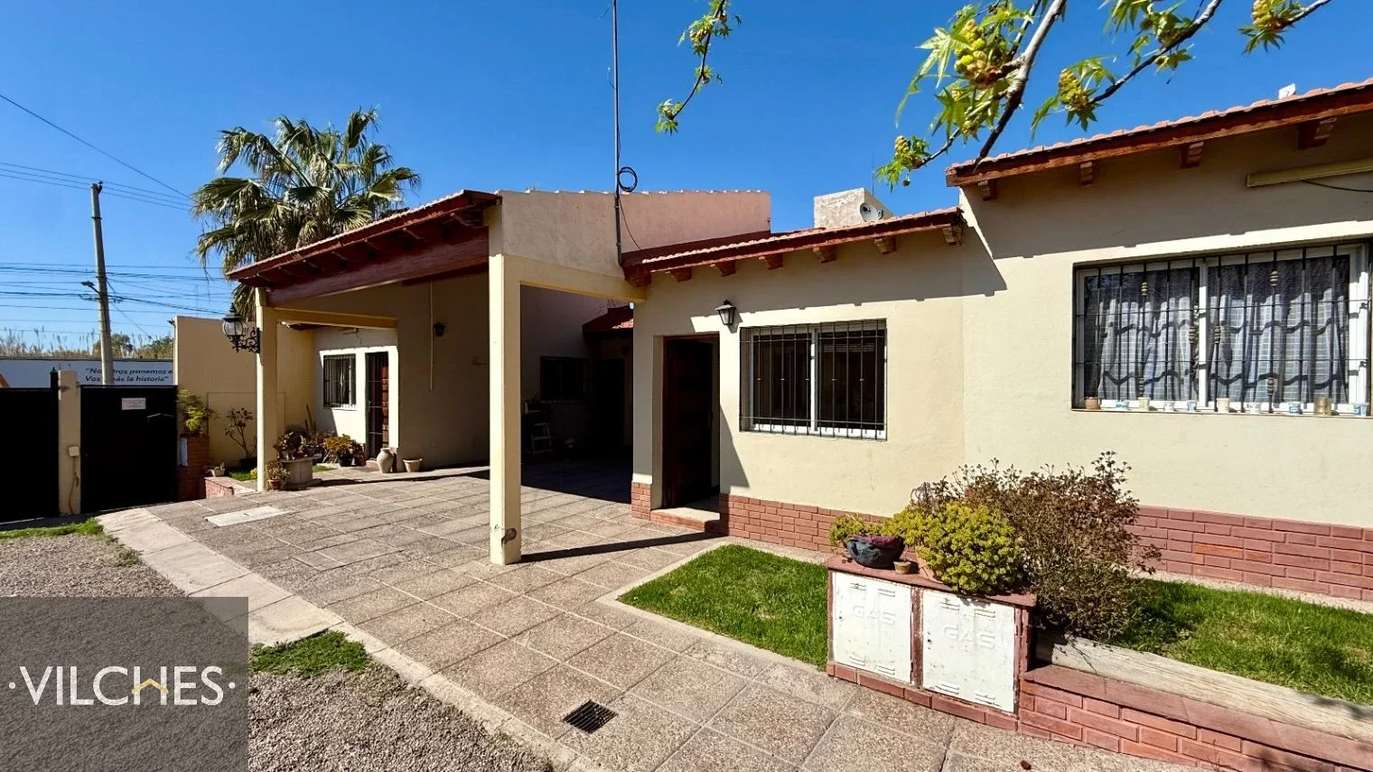 Casa en venta c/ cochera en Las Cañas - Imagen 1