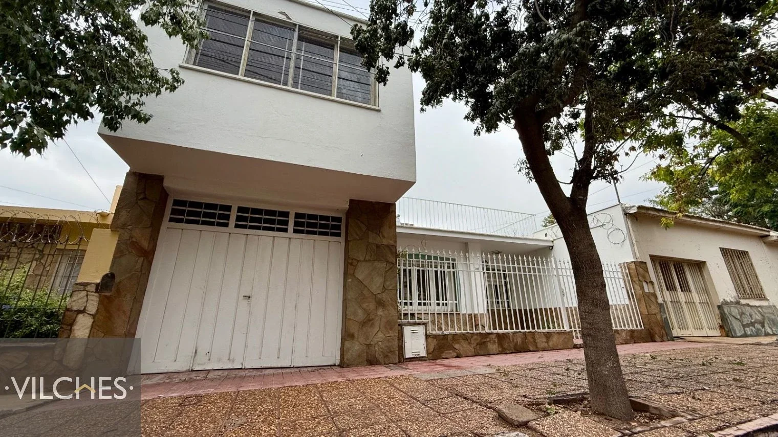 Casa en venta c/ cochera en Godoy Cruz - Imagen 1