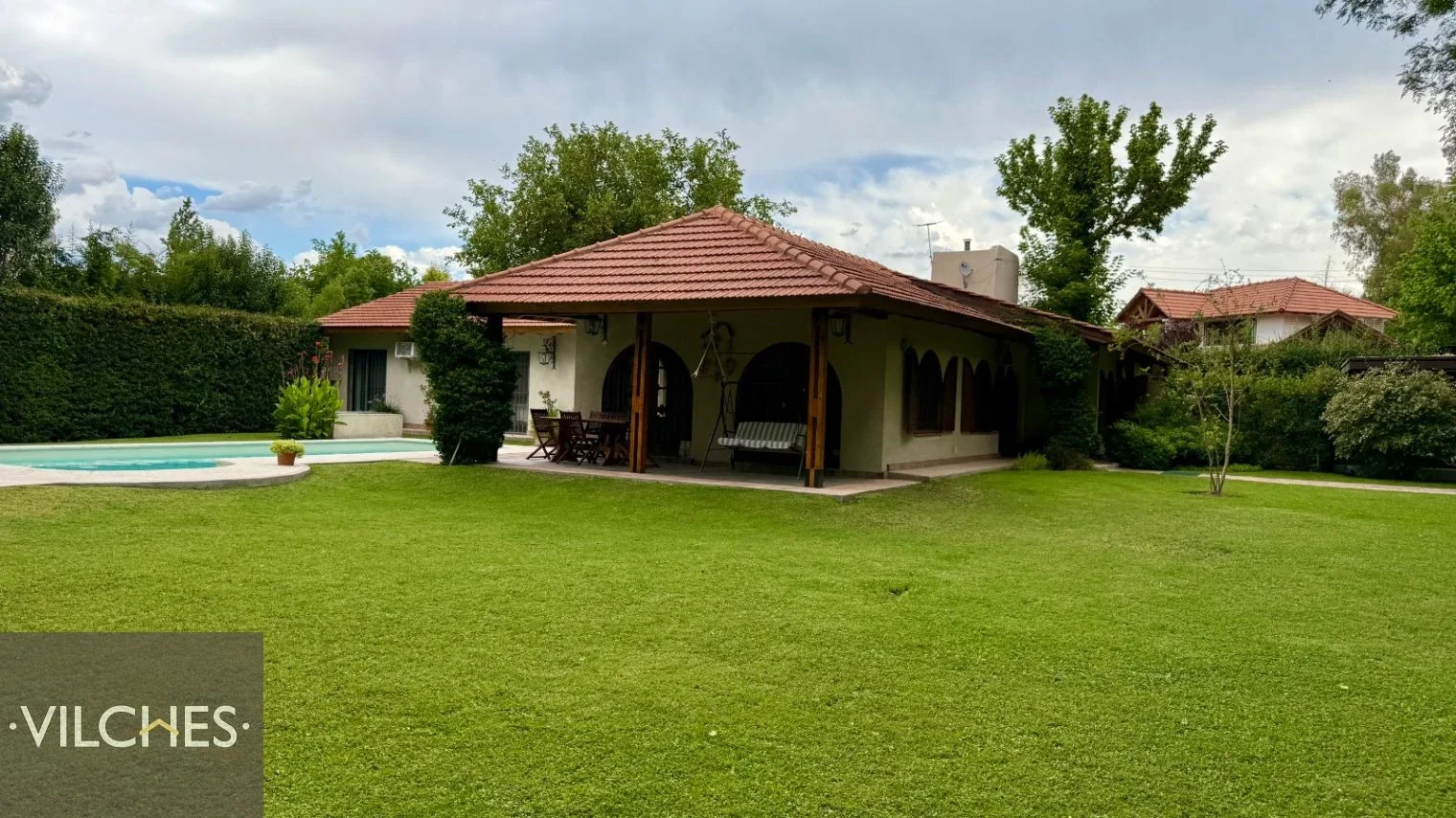 Casa en venta c/ cochera en Luján de Cuyo - Imagen 1