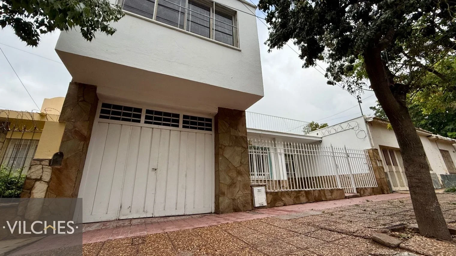 Casa en venta c/ cochera en Godoy Cruz - Imagen 2