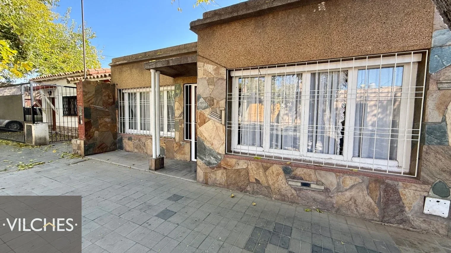 Casa en venta de 3 dormitorios c/ cochera en 4.ª Sección Área Fundacional - Imagen 1