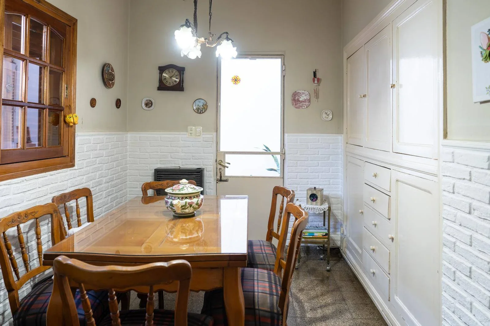 Casa en alquiler de 3 dormitorios c/ cochera en Junín - Imagen 2