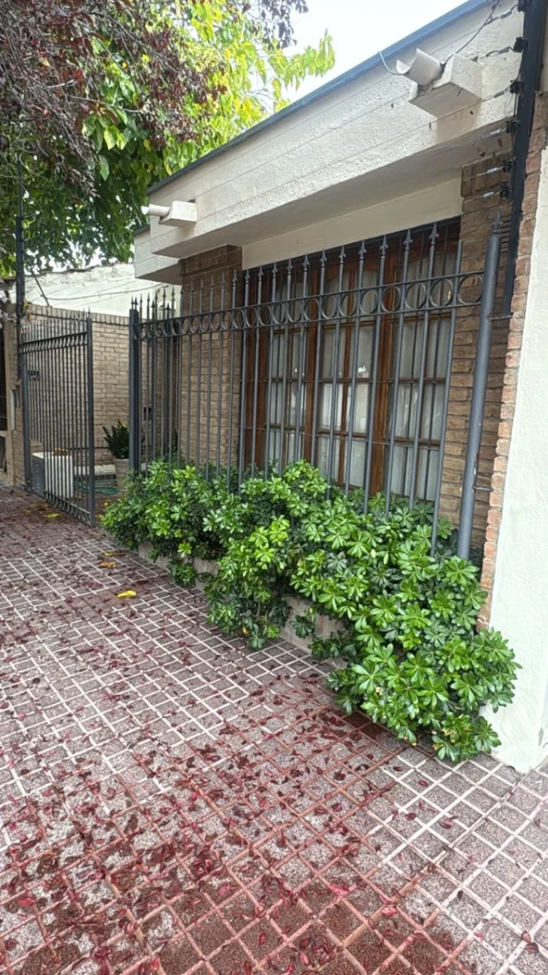 Casa en alquiler c/ cochera en Tunuyán - Imagen 1