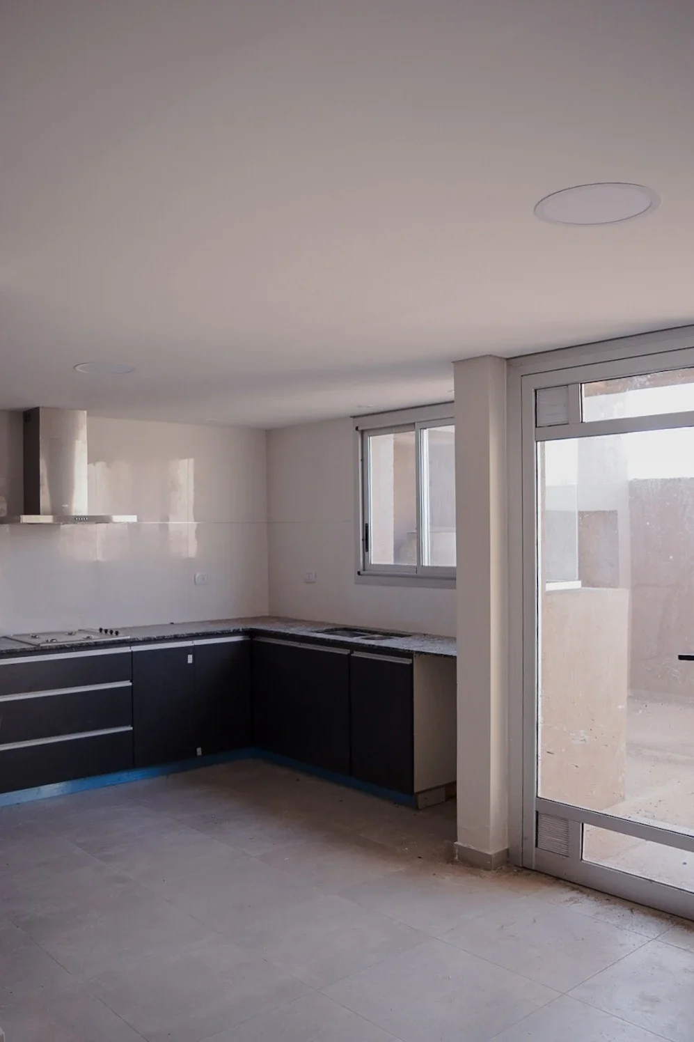 Dúplex en venta, dos dormitorios c/ cochera en La Consulta - Imagen 5