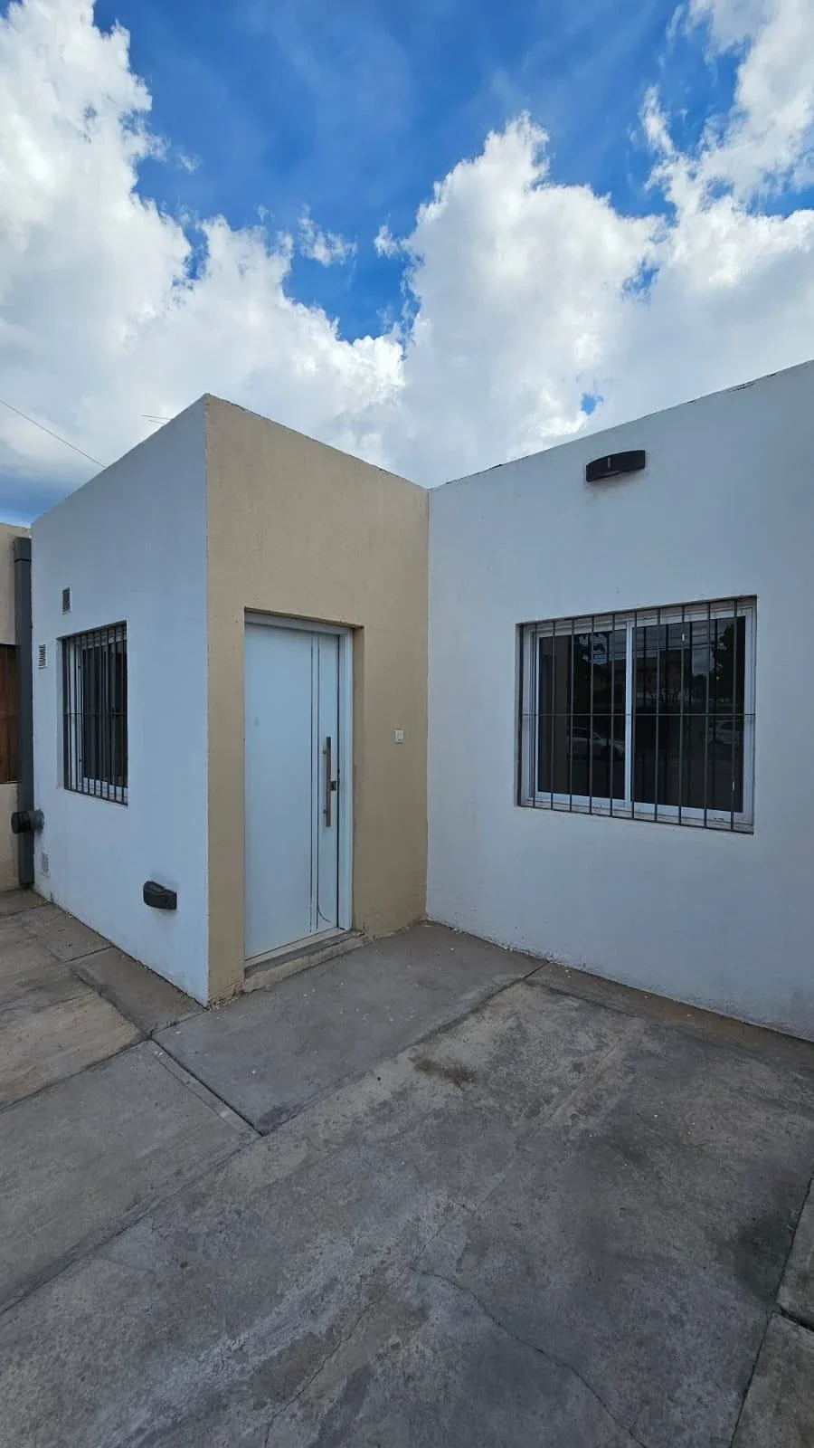 Casa en alquiler c/ cochera en Tunuyán - Imagen 2