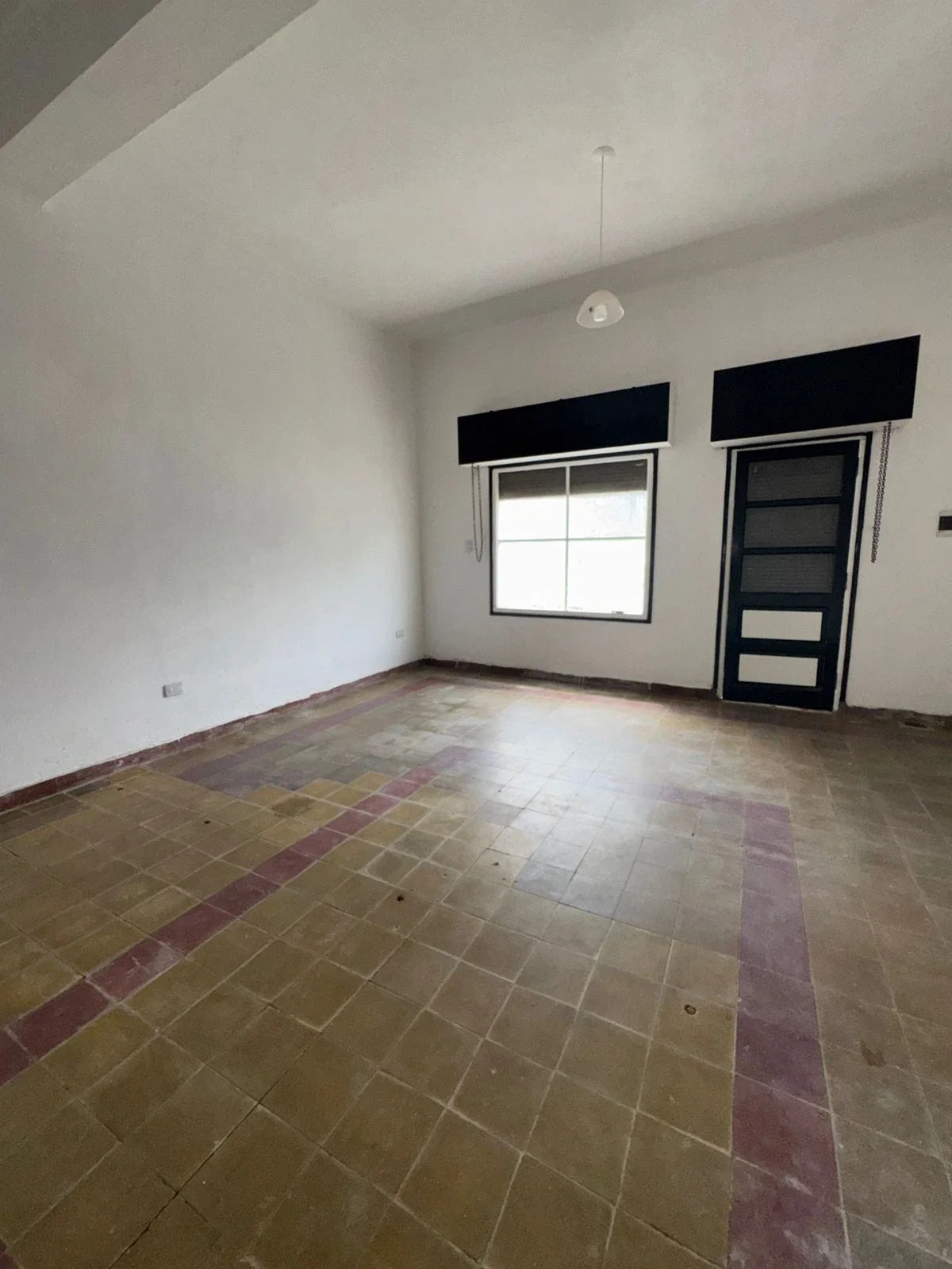 Local comercial en alquiler ubicado en Punta Alta - Imagen 4