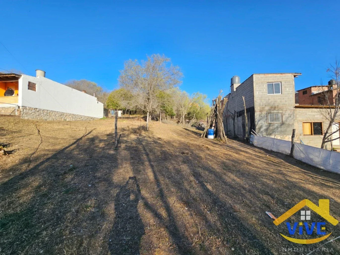 VENTA DE LOTE de 385m2 ubicado en La Falda - Imagen 1
