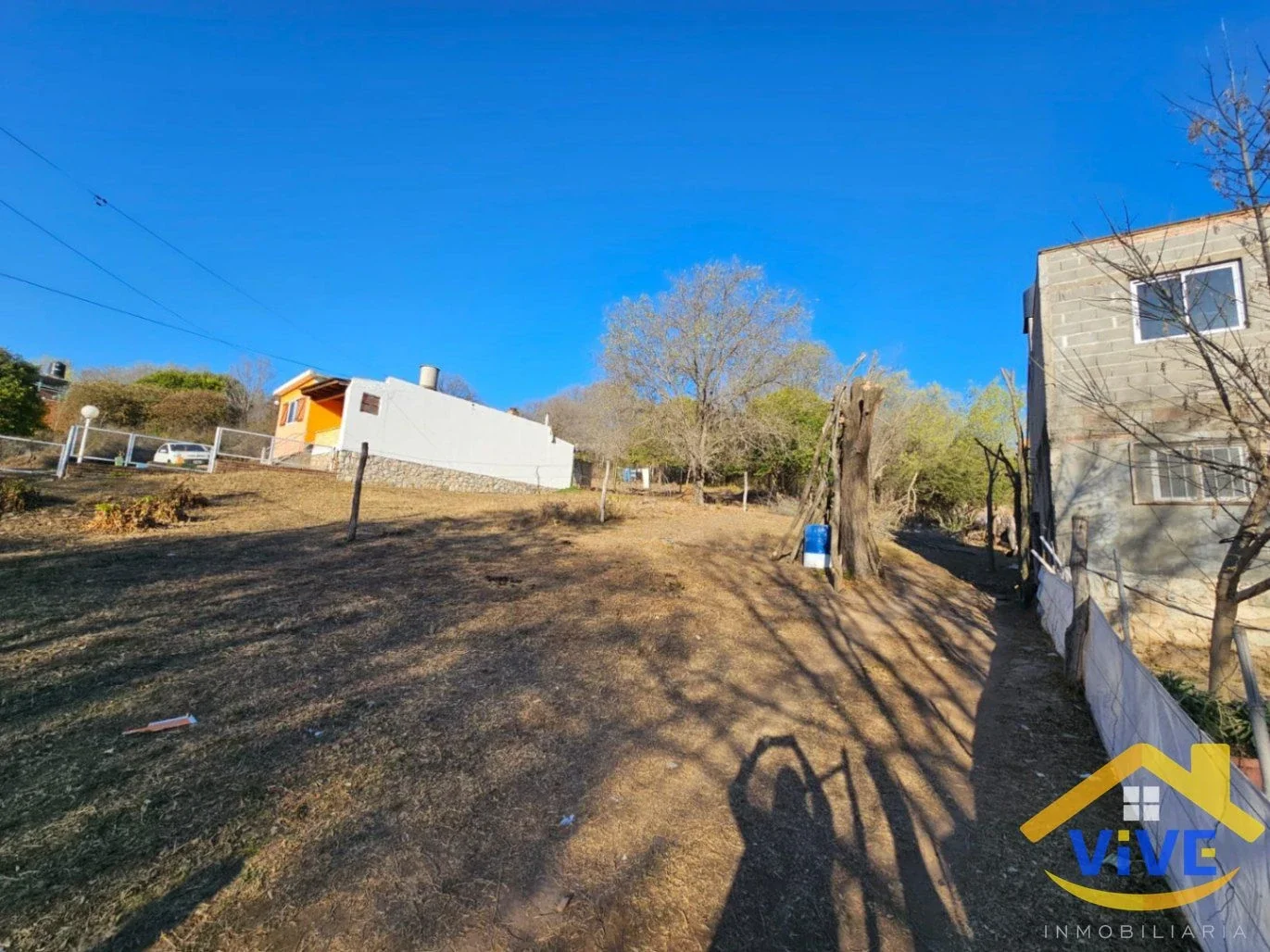 VENTA DE LOTE de 385m2 ubicado en La Falda - Imagen 2