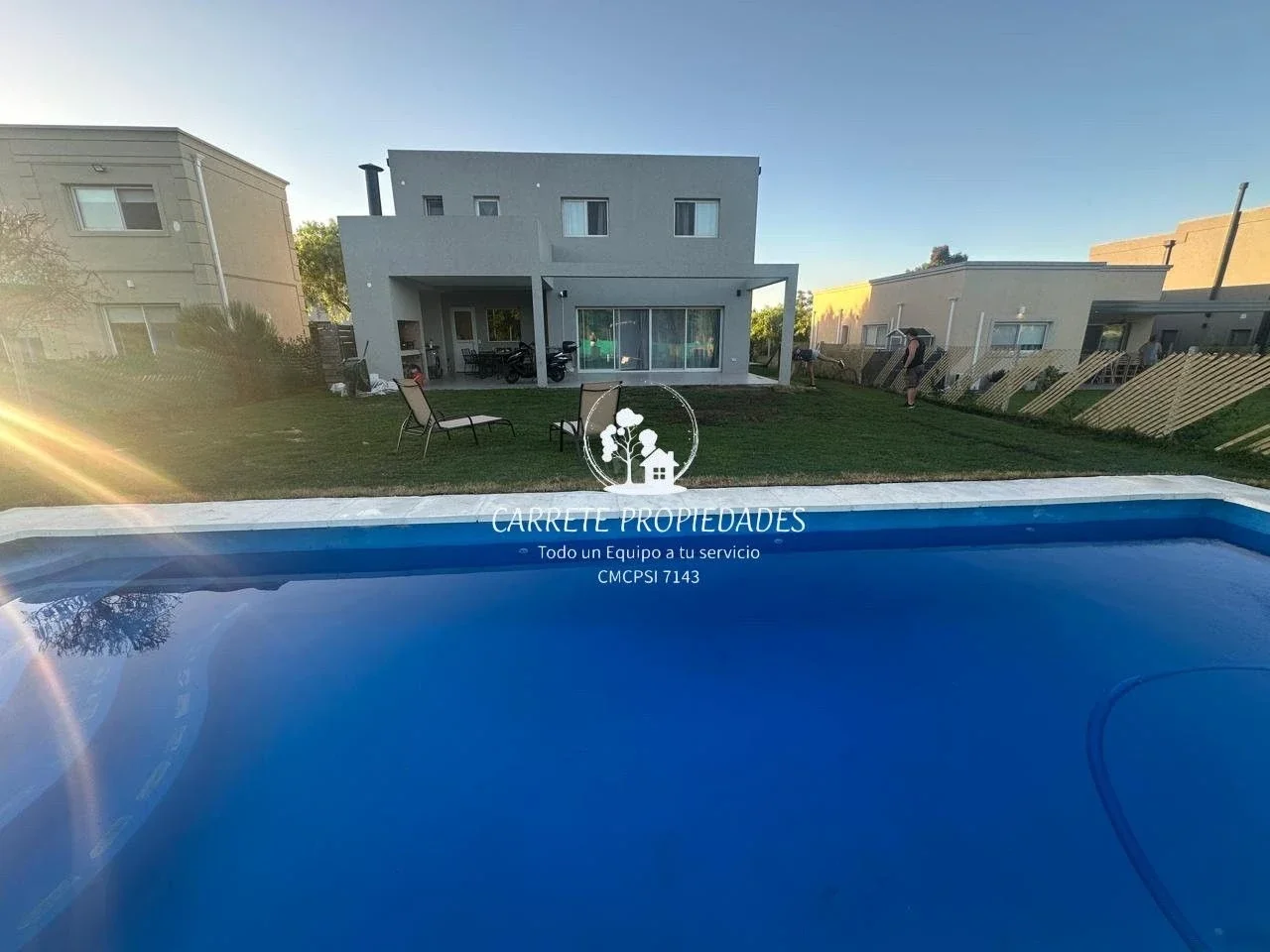 Casa en venta 4 ambientes moderna y pileta. Barrio Santa Elena. Pilar del Este. - Imagen 1