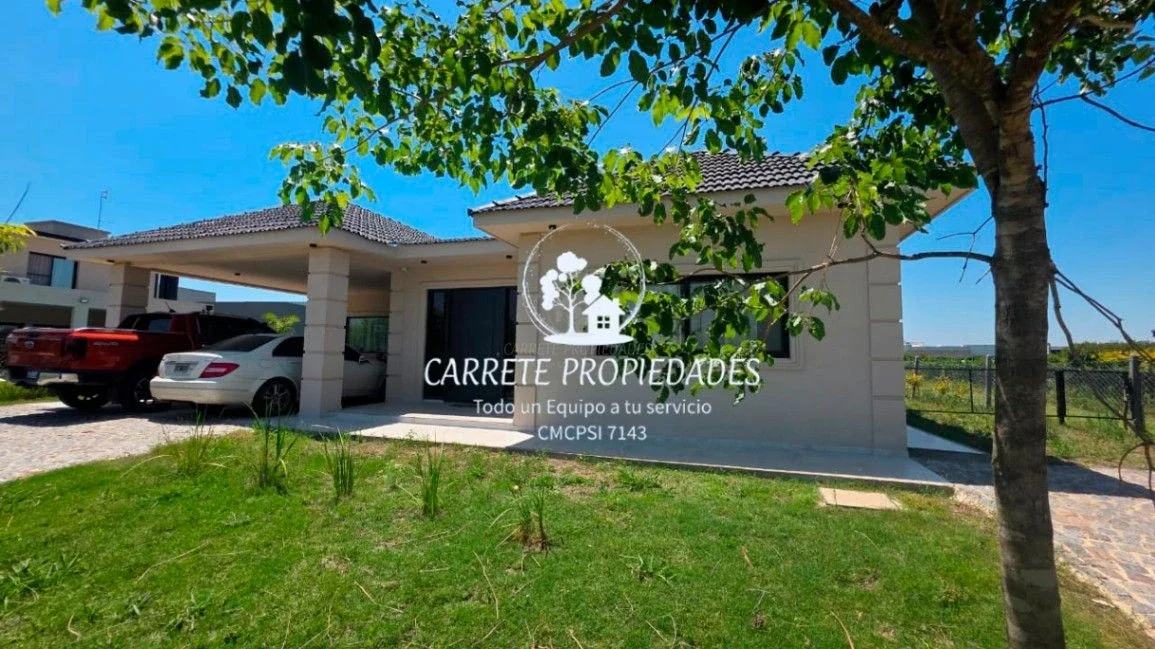 Casa en venta con pileta y cochera. Lote con fondo a verde. Barrio San Ramiro - Imagen 2