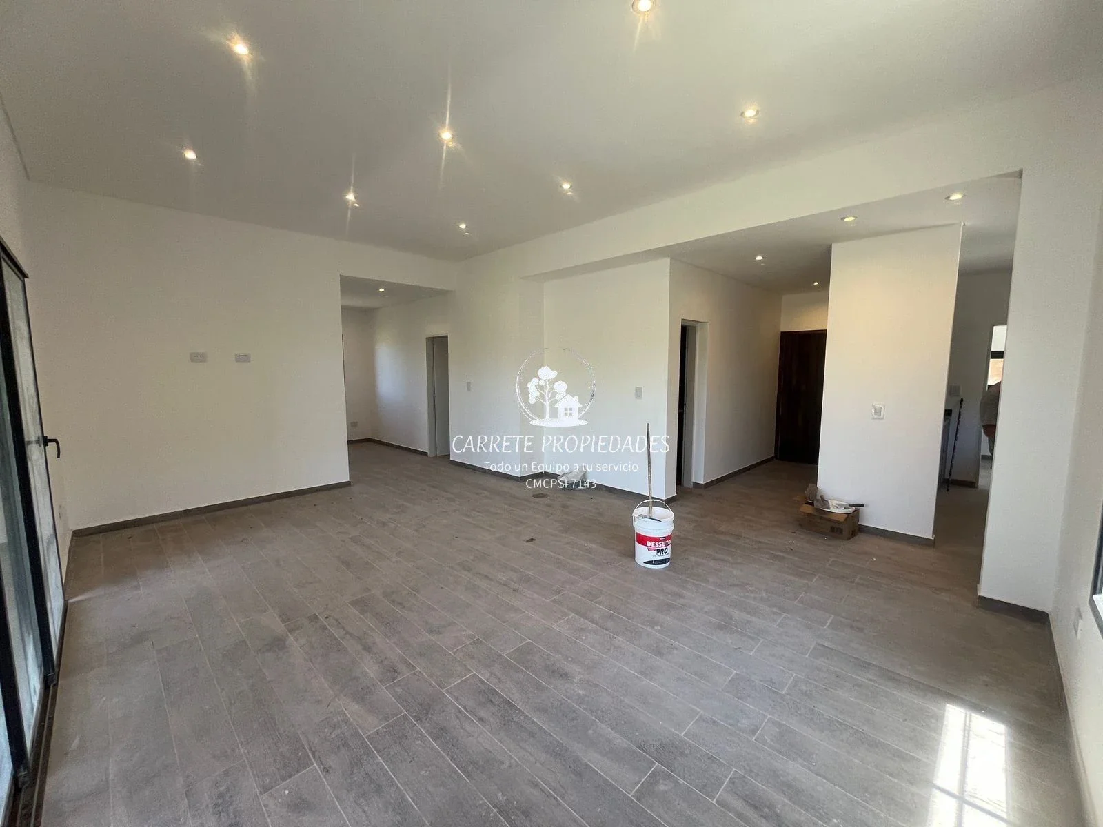 Casa en venta 4 ambientes, escritorio y pileta. Barrio San Ramiro. Pilar. - Imagen 2