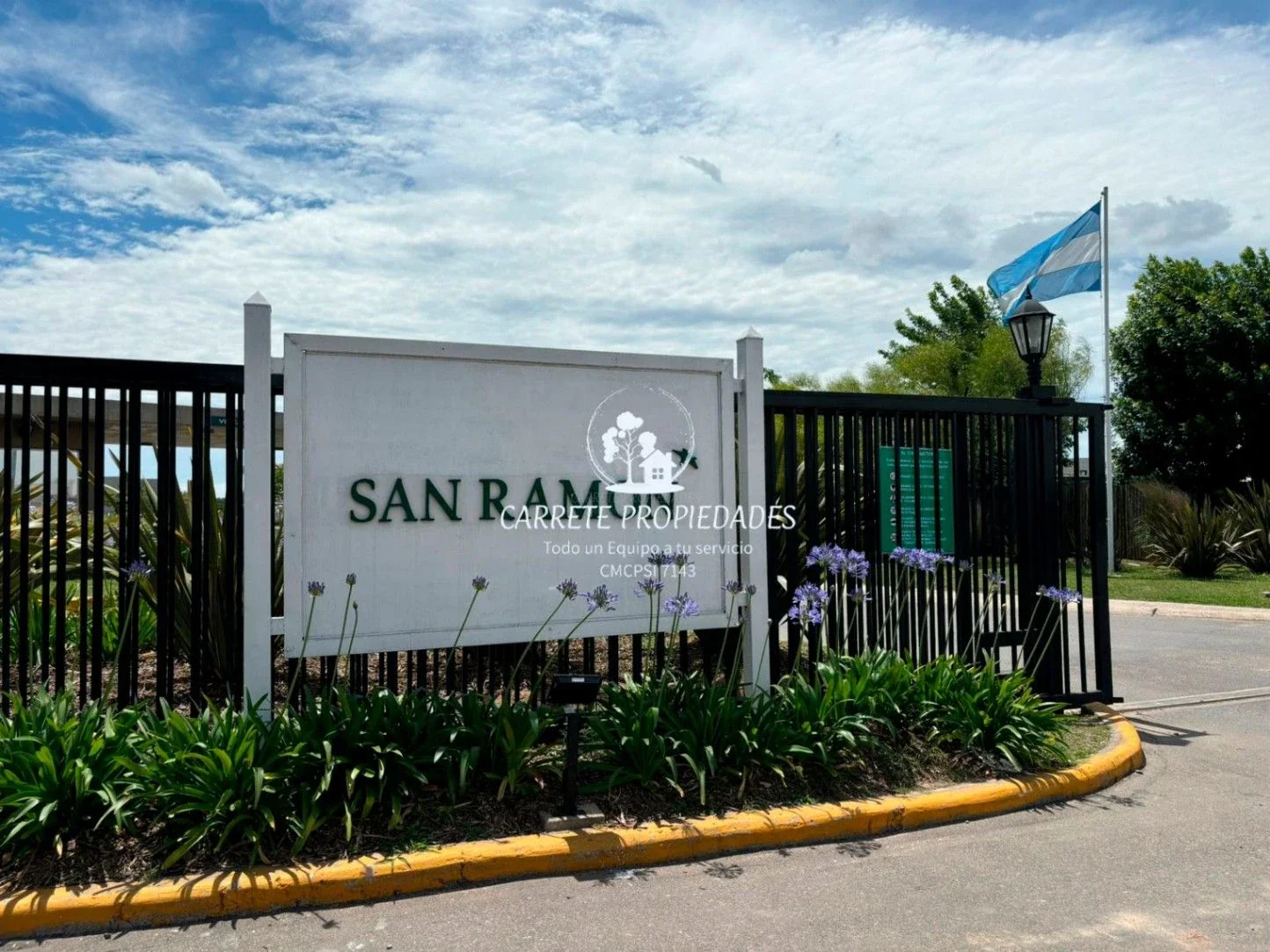 Casa en venta moderna de 4 ambientes y Jacuzzi. Barrio San Ramón. Pilar - Imagen 2