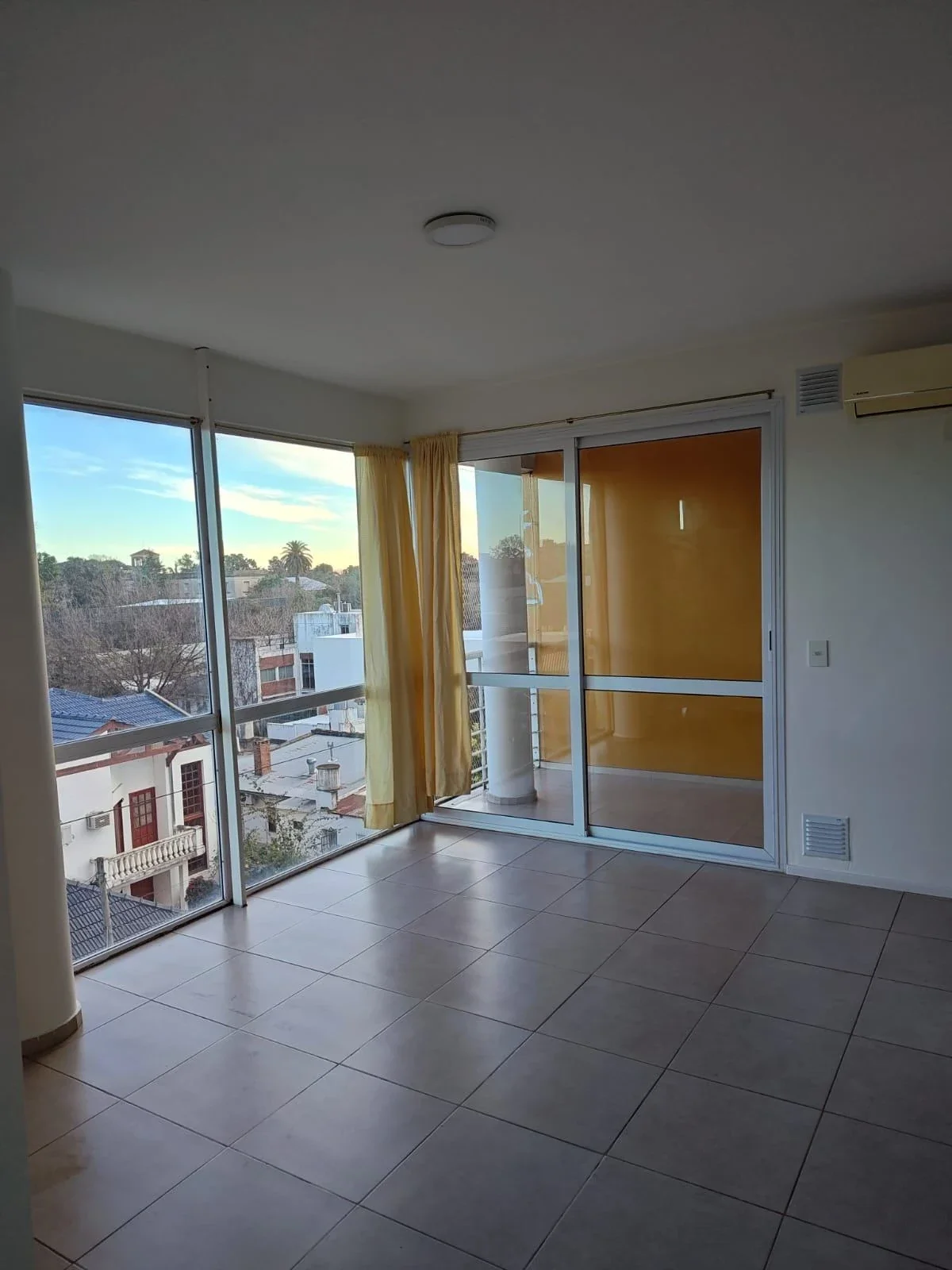 Departamento en alquiler  de 1 dormitorio en Belén de Escobar - Imagen 2