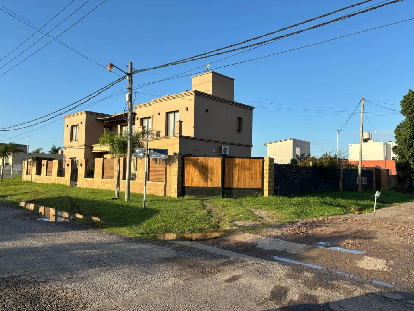 Casa en de 3 dormitorios c/ cochera en Altos de Matheu - Imagen 2