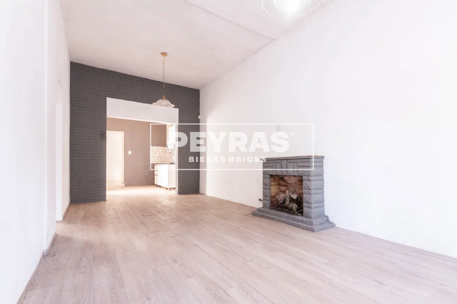 Casa en Venta con Patio, Piscina y Galpón - Imagen 3