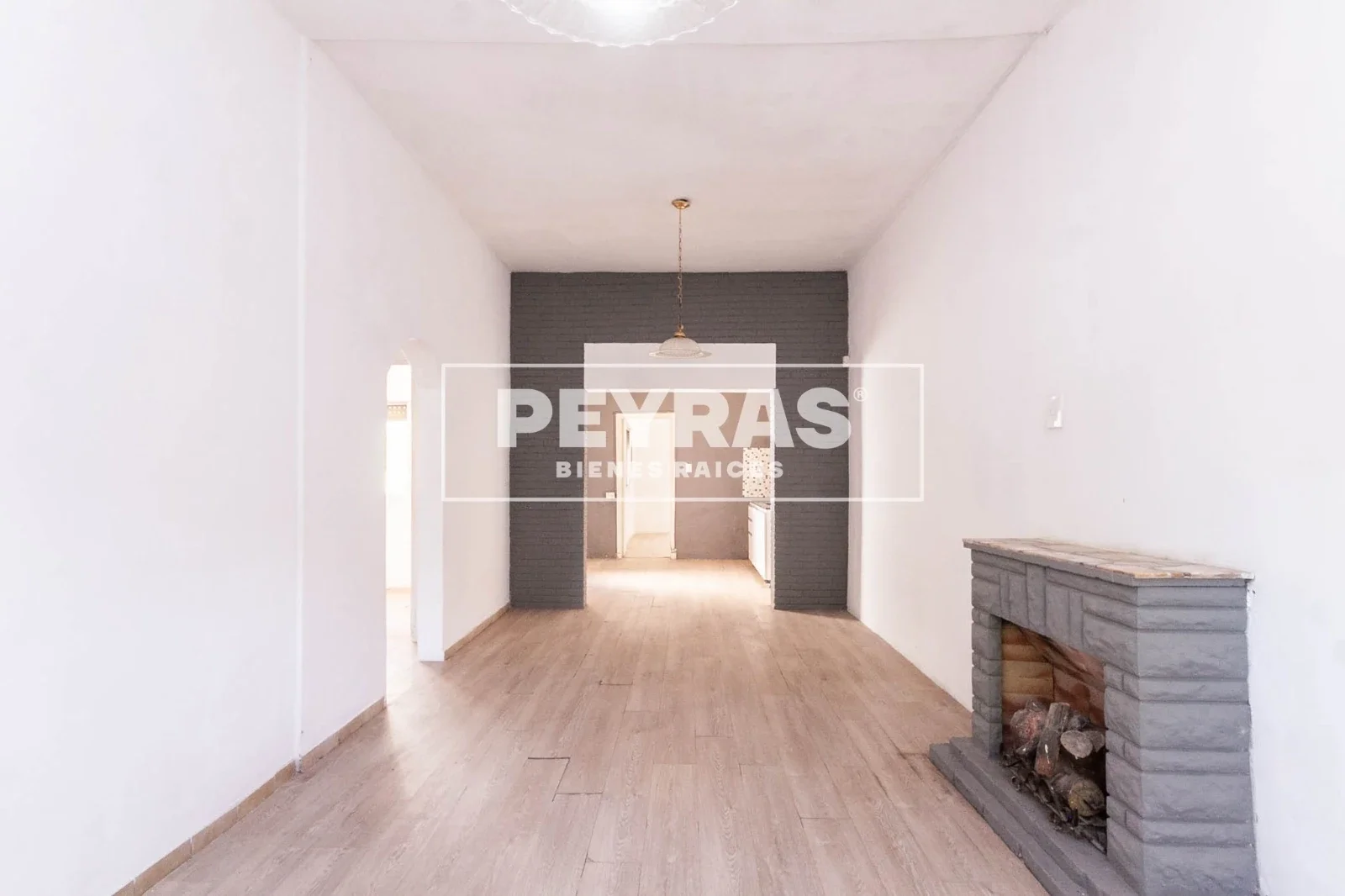 Casa en Venta con Patio, Piscina y Galpón - Imagen 2