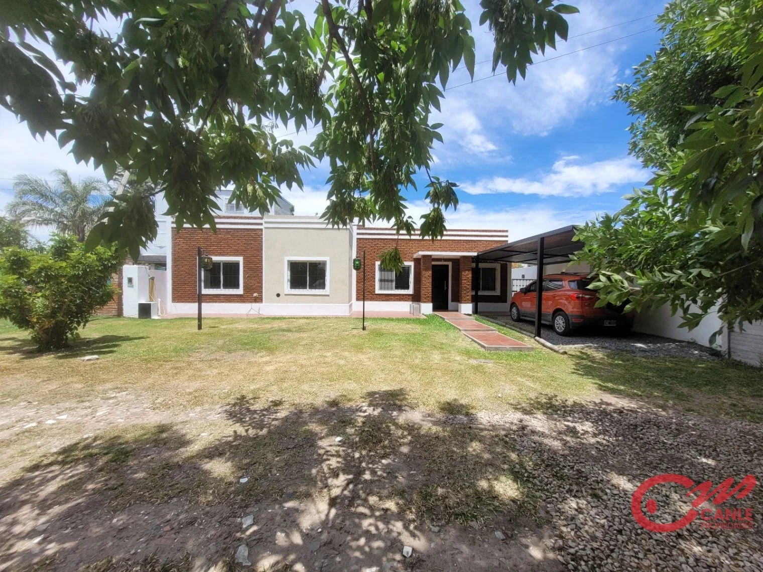 Venta casa en Escobar con pileta - Imagen 1