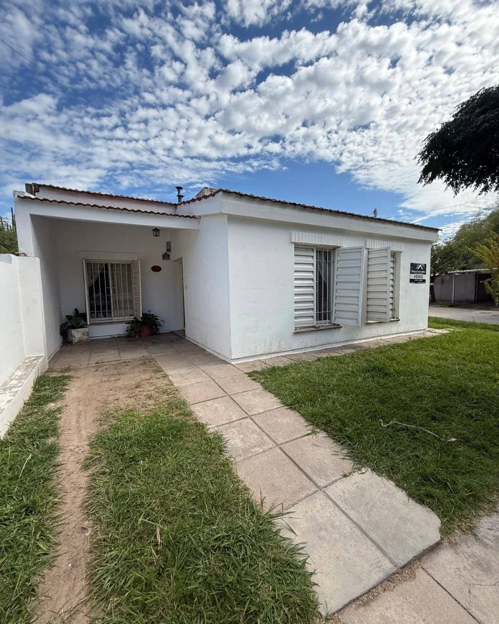 Casa en venta c/ cochera en Almafuerte - Imagen 1