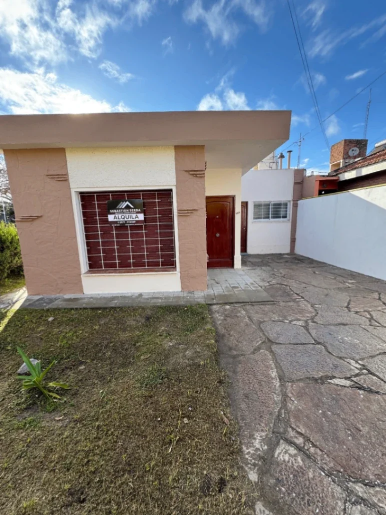 Casa en venta de 1 dormitorio c/ cochera en Almafuerte - Imagen 2