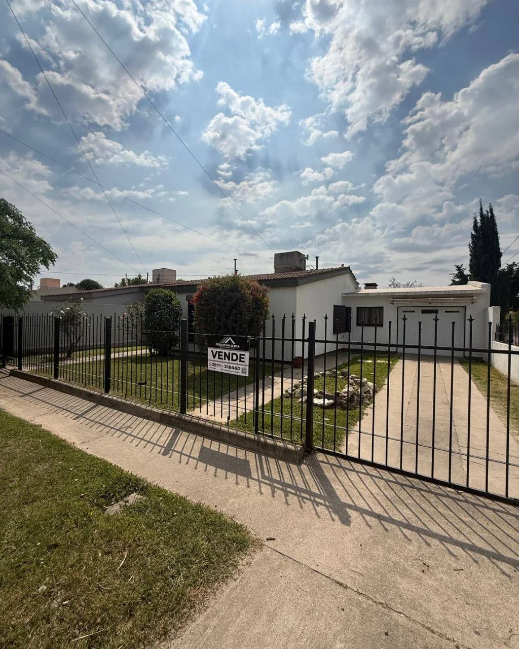 Casa en venta c/ cochera en Almafuerte - Imagen 1