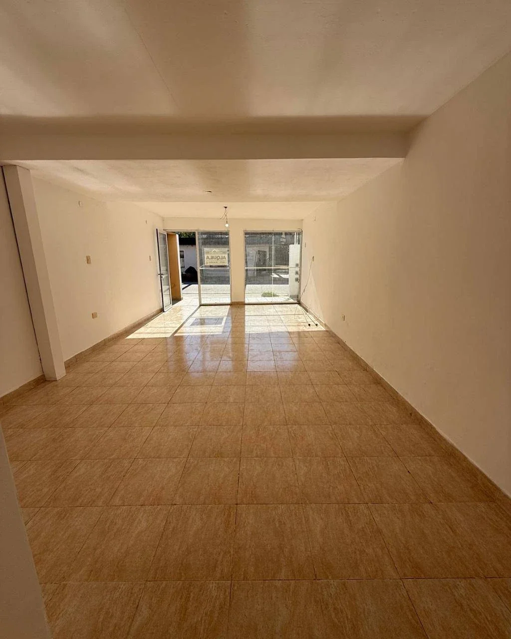 Local comercial en alquiler ubicado en Almafuerte - Imagen 1