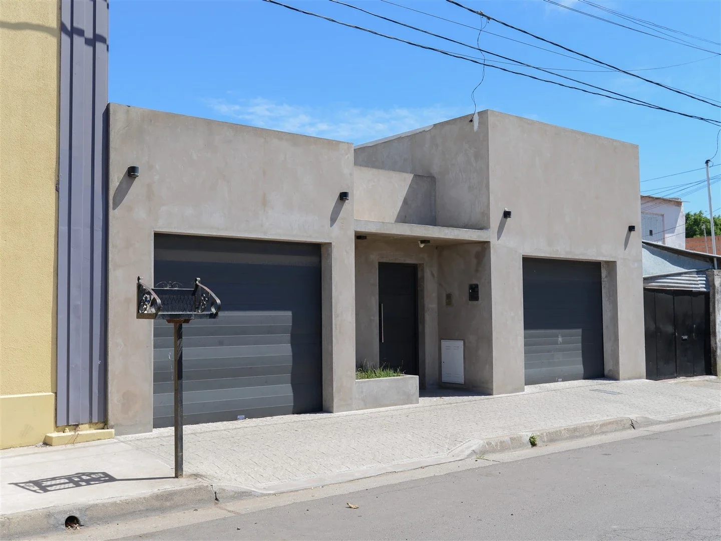 Casa en venta c/ cochera en Punta Alta - Imagen 1