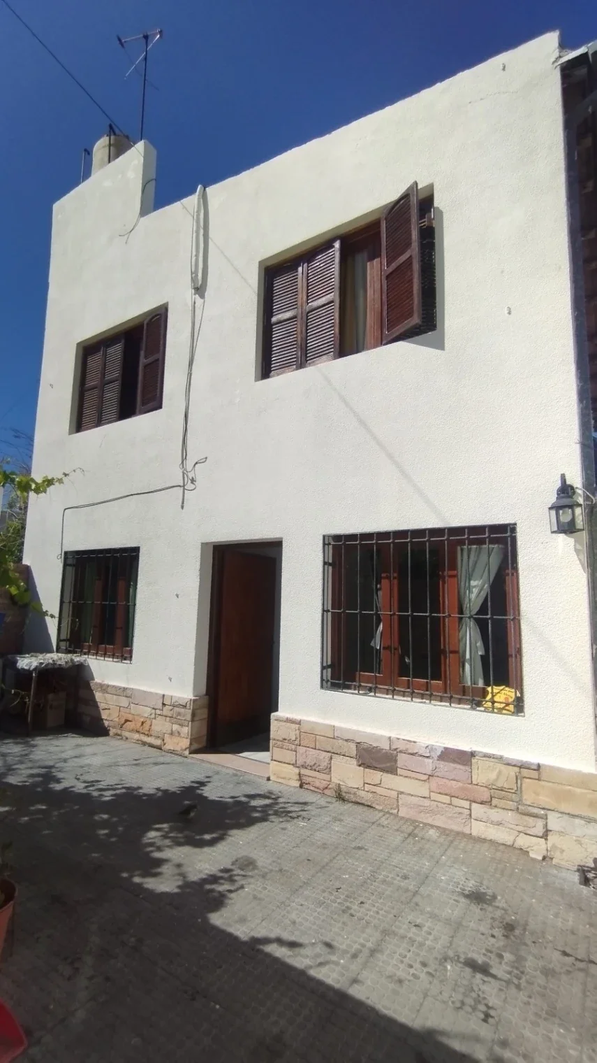 Casa céntrica en venta, zona colegios, San Rafael - Imagen 1