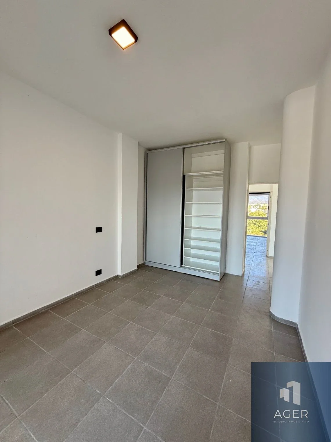 ALQUILA DEPARTAMENTO / ZONA ALTA DOS DORMITORIOS (AV. GALINDEZ Y NIEVA CASTILLA) - Imagen 4