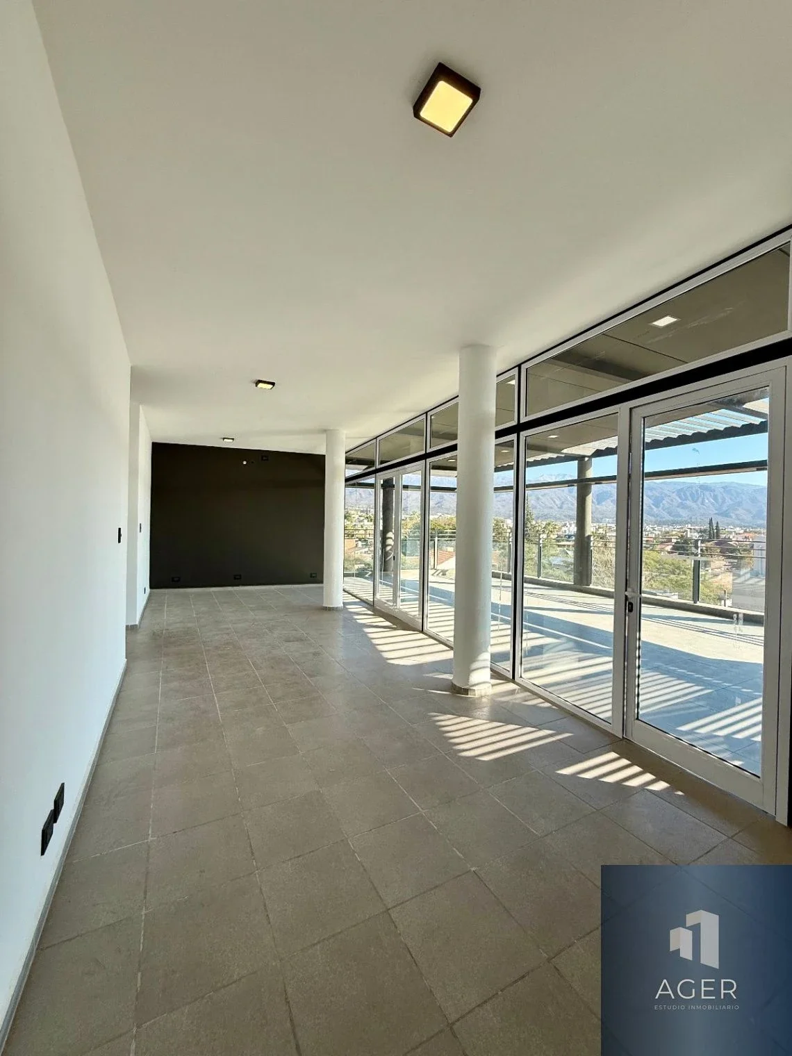 ALQUILA DEPARTAMENTO / ZONA ALTA DOS DORMITORIOS (AV. GALINDEZ Y NIEVA CASTILLA) - Imagen 2