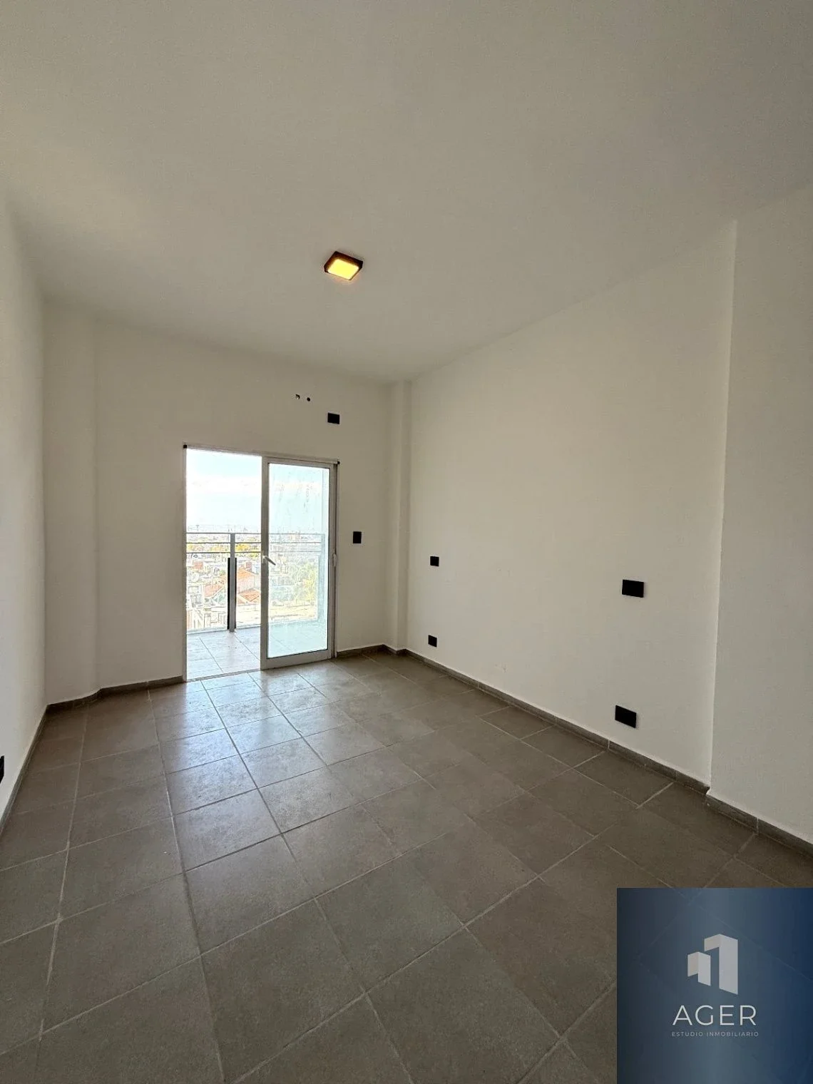 ALQUILA DEPARTAMENTO / ZONA ALTA DOS DORMITORIOS (AV. GALINDEZ Y NIEVA CASTILLA) - Imagen 3