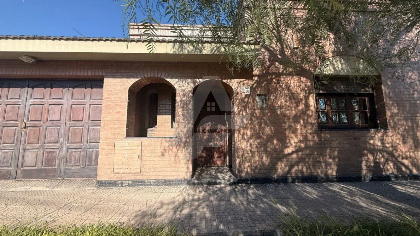 Casa en venta c/ cochera en Río Cuarto - Imagen 1
