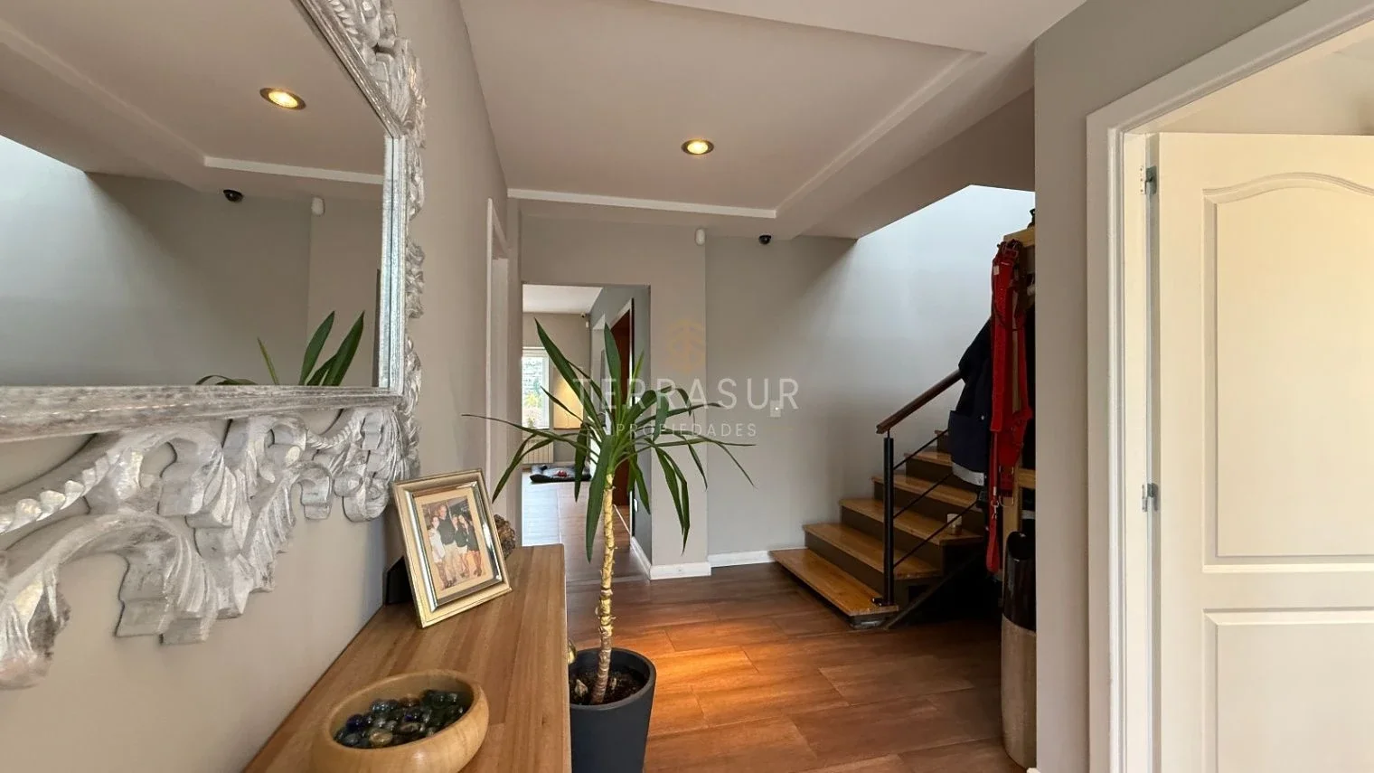 Excelente propiedad en VENTA con increíble vista!!! - Imagen 3