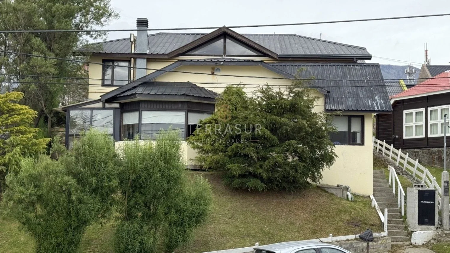 Casa de 4 dormitorios y quincho en venta! - Imagen 3