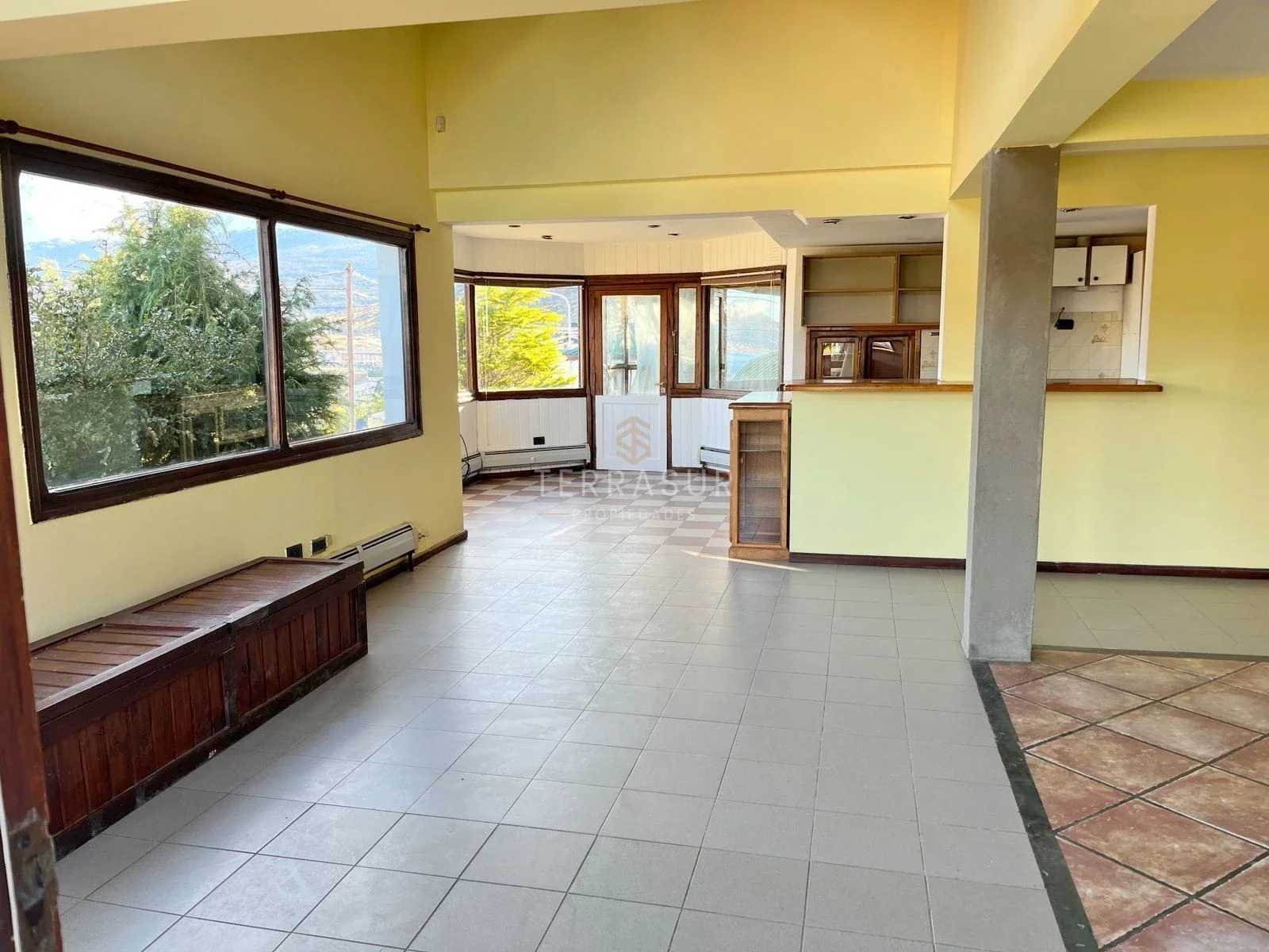 Casa de 4 dormitorios y quincho en venta! - Imagen 4