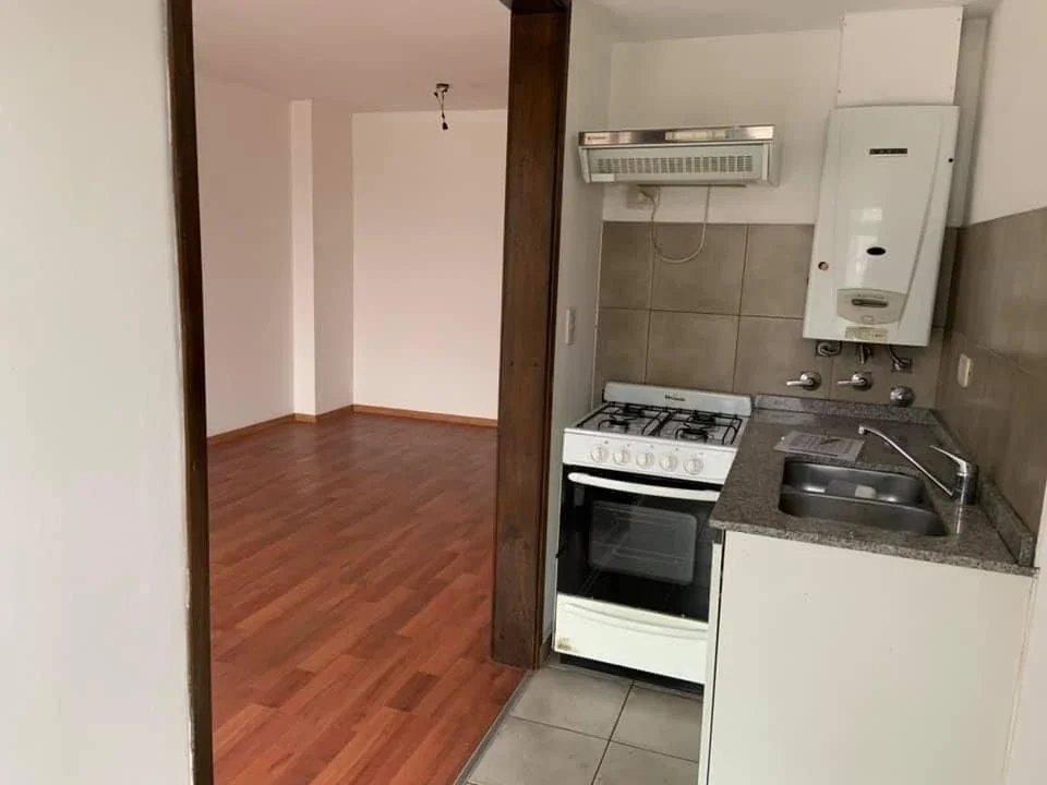 3 de Febrero 431 - Un dormitorio + cochera - Imagen 4