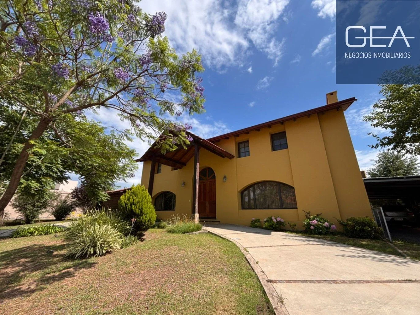 VENTA. Altos del Chateau. Casa de categoría 4 dormitorios. 1500m2 terreno! - Imagen 3