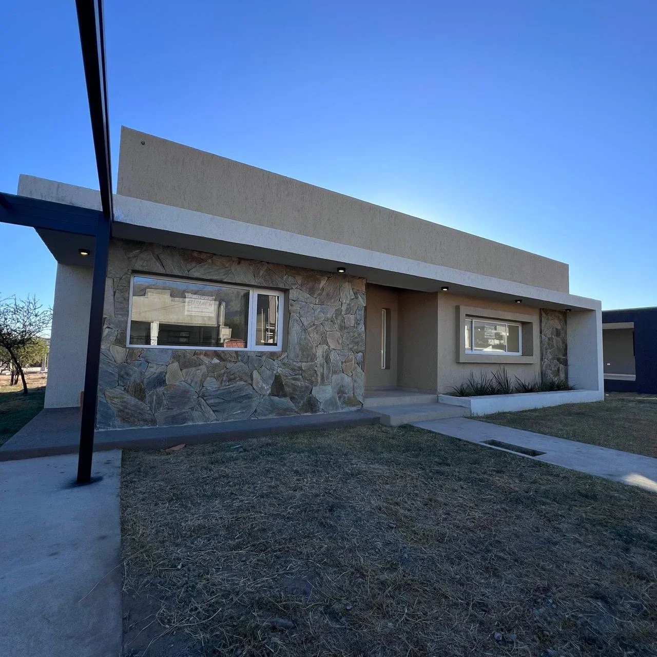 Casa en venta de 3 dormitorios c/ cochera en Merlo - Imagen 1