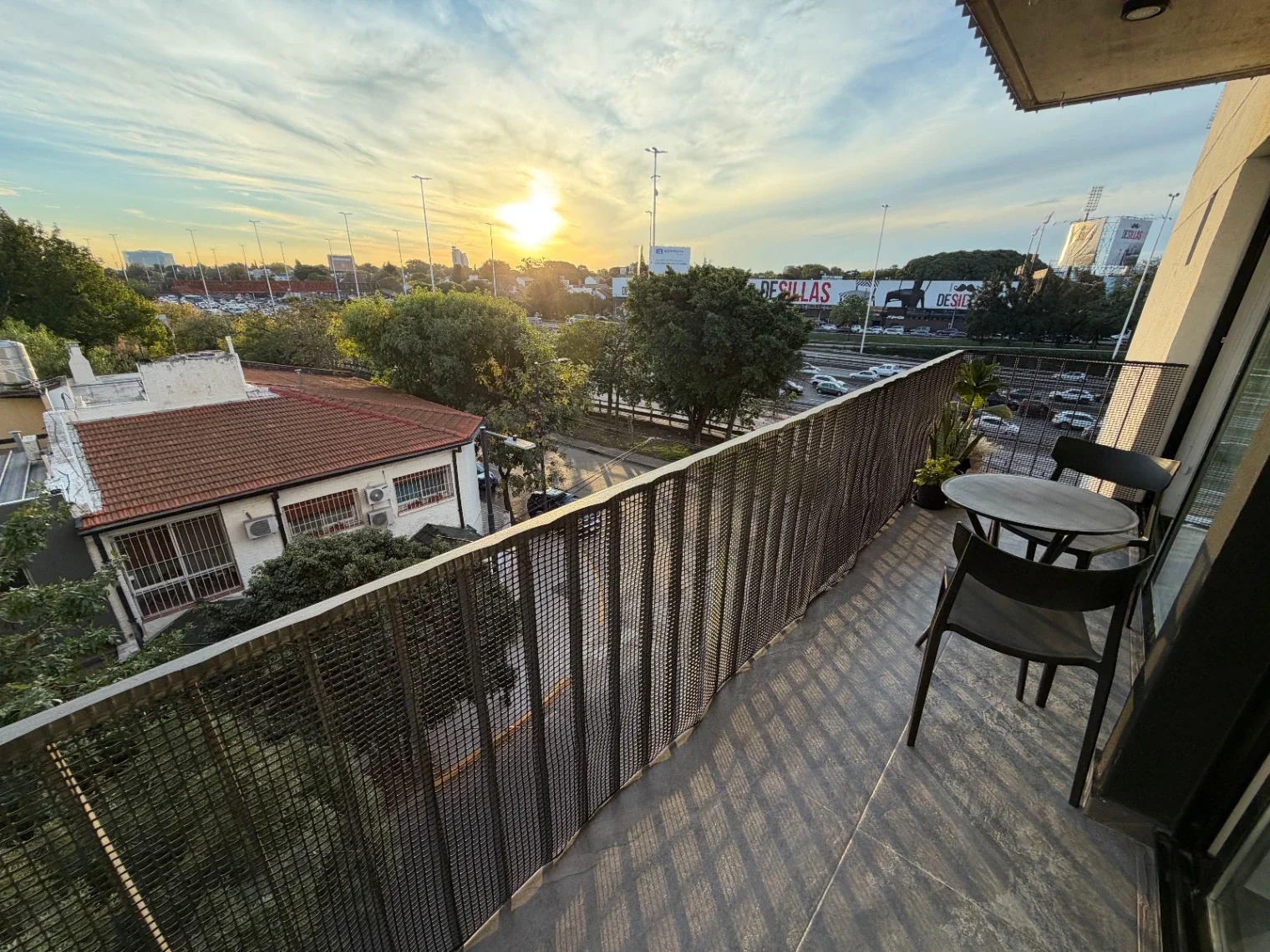 VENTA DPTO 2 AMB A ESTRENAR CON BALCÓN CORRIDO Y VISTA ABIERTA MUY LUMINOSO - Imagen 2
