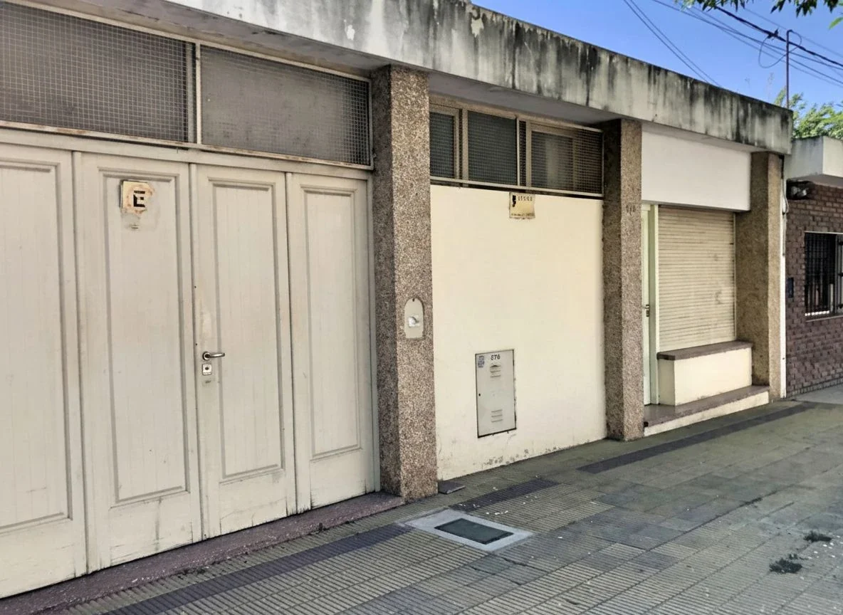 Casa en venta de 2 hab con patio - Imagen 1